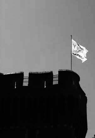 Le drapeau de Visa flotte sur le Castillet